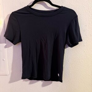 Vuori Pose Fitted Black Ribbed T Shirt